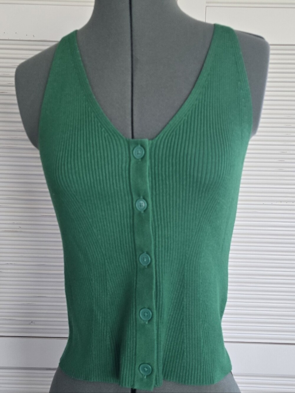 Maeve | Green Ribbed Button-Front Tank Top - Women
